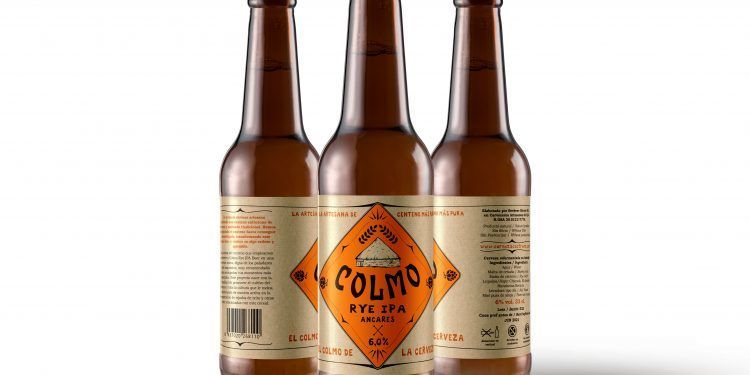 Castreña presenta una cerveza elaborada con centeno y miel de los Ancares