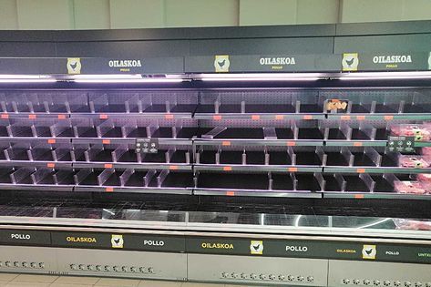 El Gobierno y las cadenas de distribución piden que sólo se compre por «necesidad real» durante la reclusión