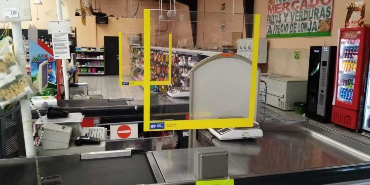 Hiperber incorpora en sus líneas de cajas mamparas para reforzar la seguridad