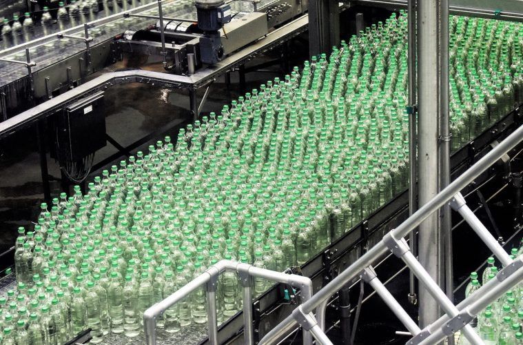 LA INDUSTRIA REORIENTA SU ACTIVIDAD HACIA LA FABRICACIÓN DE MATERIAL SANITARIO