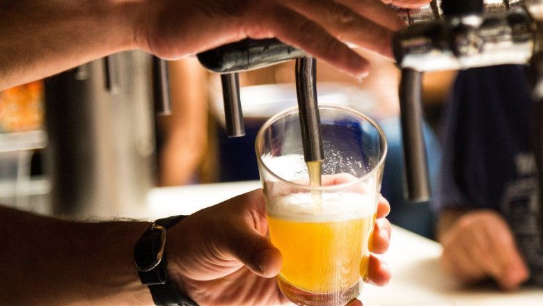 España seguirá dando la espalda al bar en la nueva normalidad, y las cerveceras tiemblan