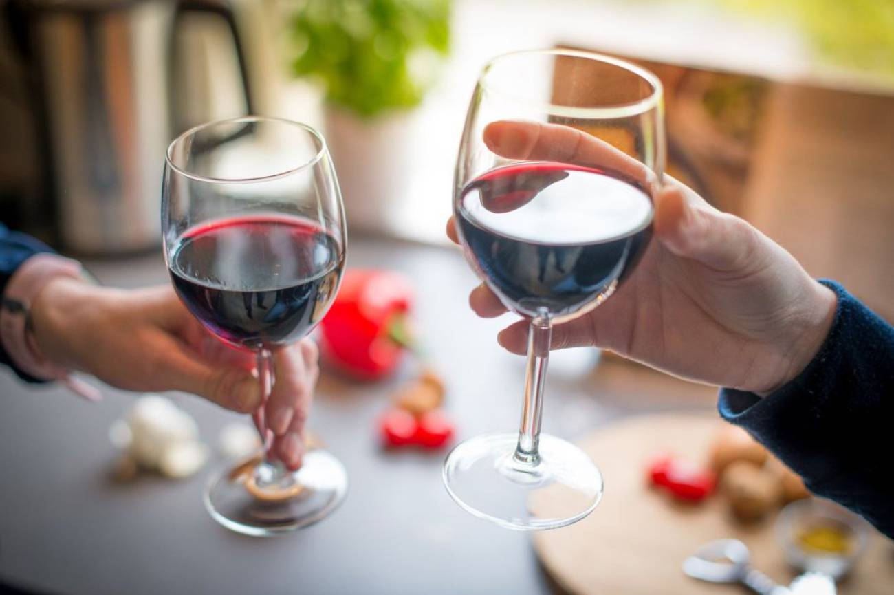 Aunque bebemos más vino en casa…el sector pierde con el cierre de la hostelería