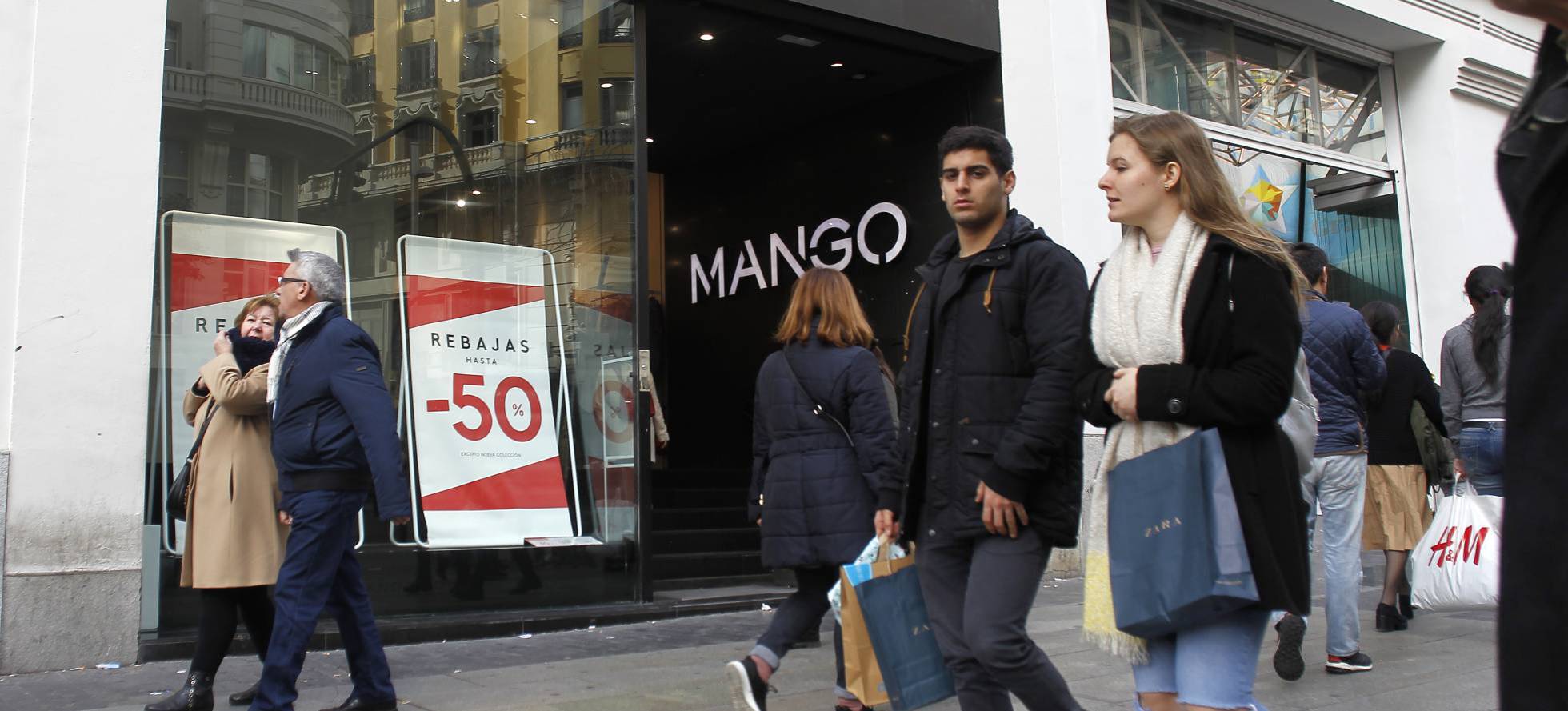 El Gobierno da marcha atrás y permite las rebajas en fase 1 y 2 si no generan aglomeraciones