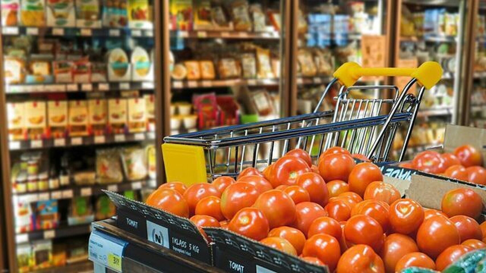 Los hogares españoles aumentaron su cesta de la compra un 32,5% en abril por el Covid-19