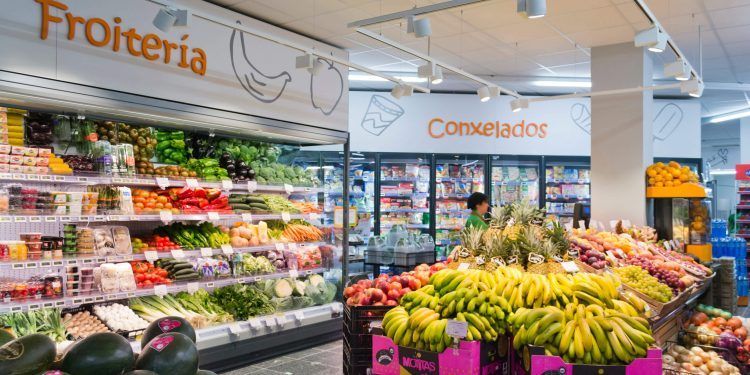 Cerca de 3.500 comercios de distribución alimentaria están afectados por el cierre del turismo