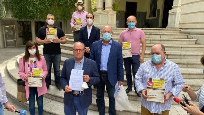 Los hosteleros entregan al Gobierno su manifiesto reivindicativo en 50 ciudades