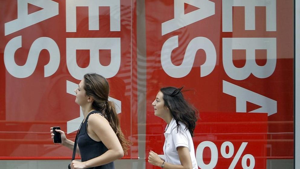 Sanidad reitera la prohibición de rebajas en las tiendas físicas