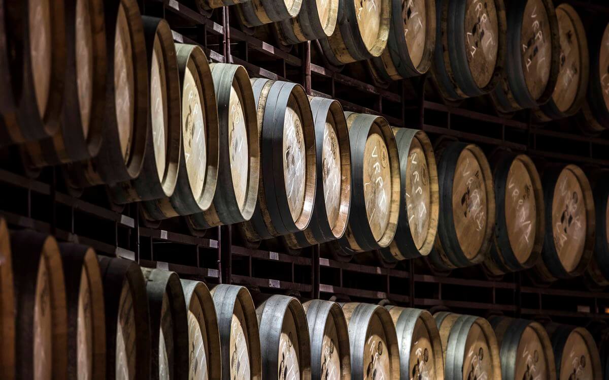 Las bodegas se reinventan: un salto al sector online para acercar la cultura del vino