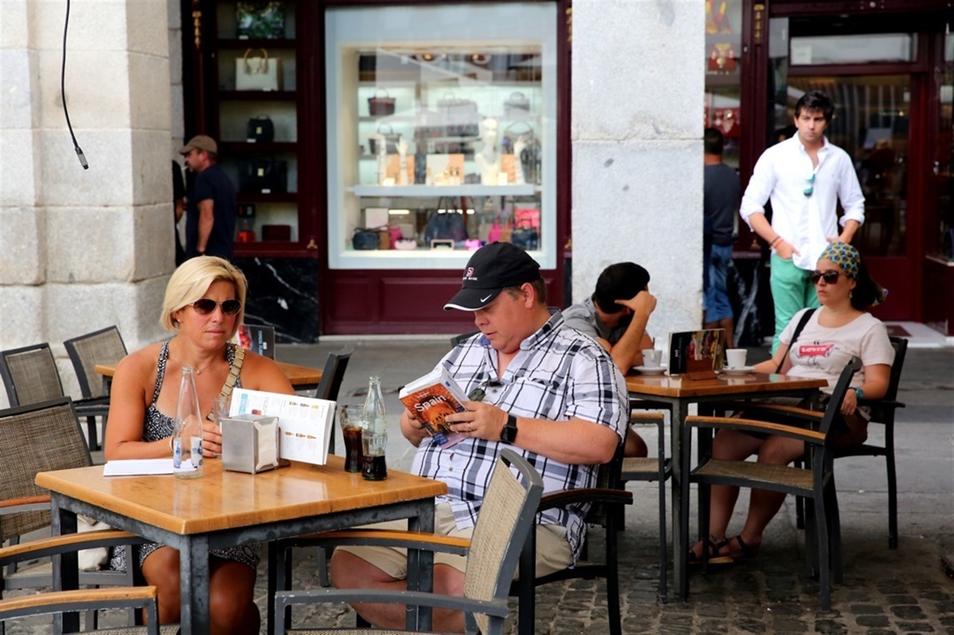 El turismo y la hostelería, sectores clave de la economía española, se disponen a salir de la crisis