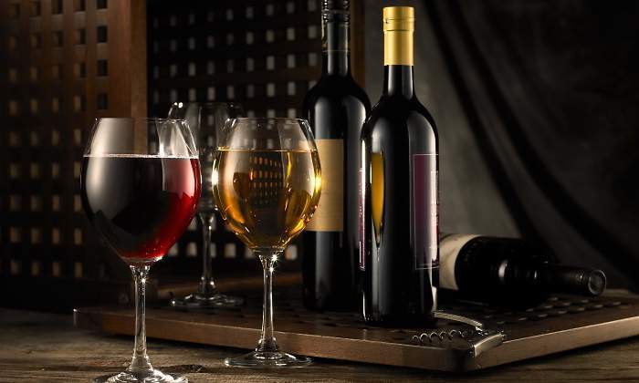 La Audiencia Nacional investiga a Félix Solís por la venta de vino del año como reserva