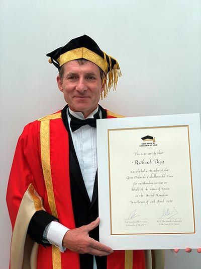 Richard Bigg, ﻿Manuel Muga y Norrel Robertson MW, nuevos caballeros de la Gran Orden de Caballeros del Vino