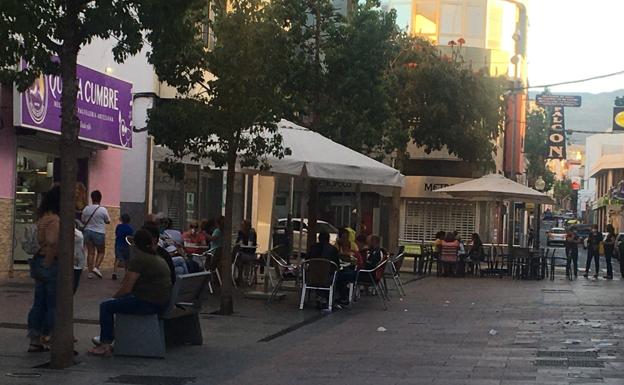 Cafeterías y restaurantes buscan echarse a la calle