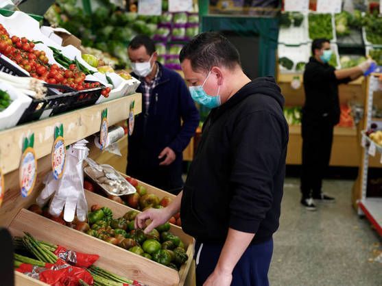 De Mercadona a Carrefour: ¿qué supermercados aprueban en medidas contra el covid-19 y cuáles no?