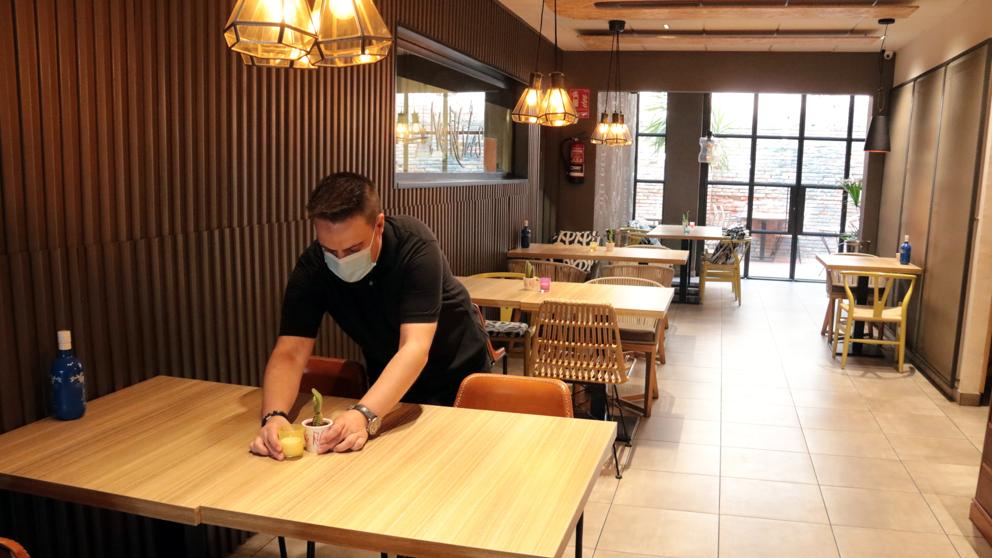 Los bares, cafeterías y restaurantes de Lleida reabren el interior de los establecimientos