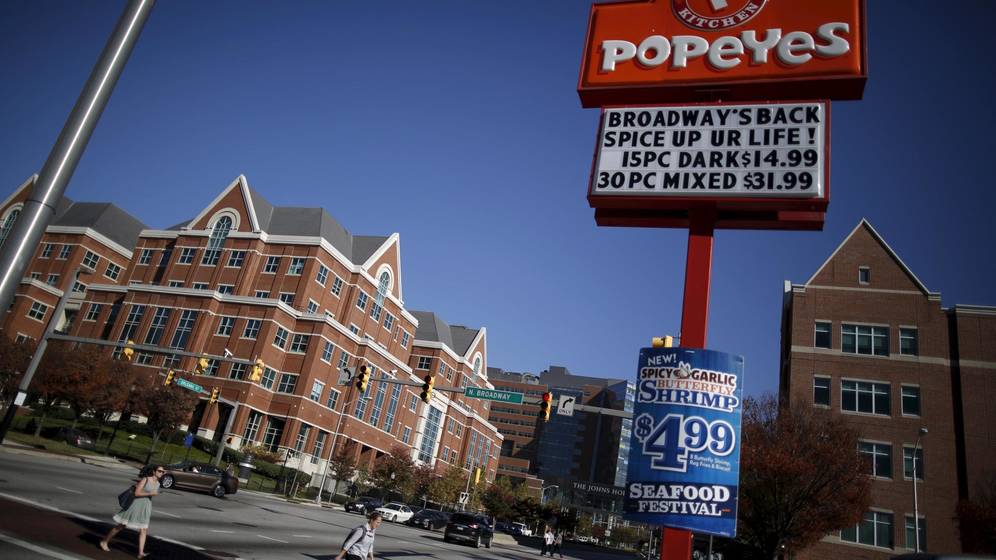RBI (Burger King) reactiva la expansión de Popeyes pese a la hemorragia por el covid