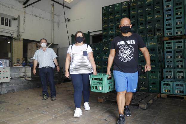 El gremio sidrero se reinventa para sobrevivir tras la caída de ventas en la hostelería