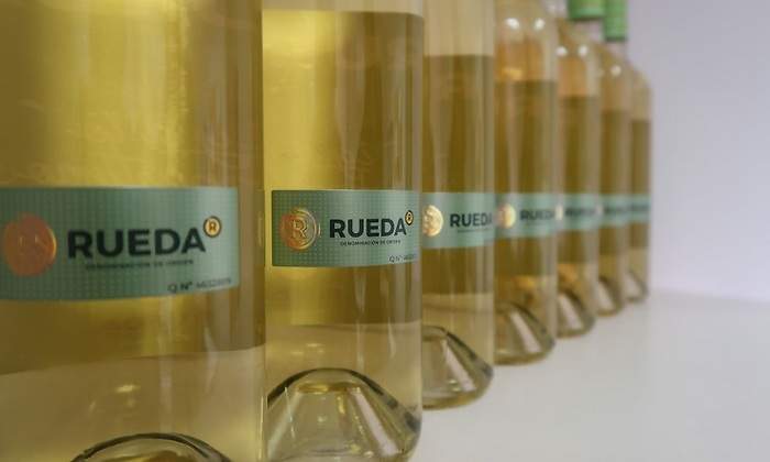 El vino de Rueda bate récord de ventas en julio y gana cuota a Rioja y Ribera del Duero