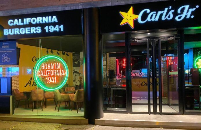 El Santiago Bernabéu da la bienvenida a Carl’s Jr.