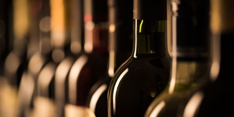 ¿Cómo evolucionaron las exportaciones de vino envasado español en 2020?