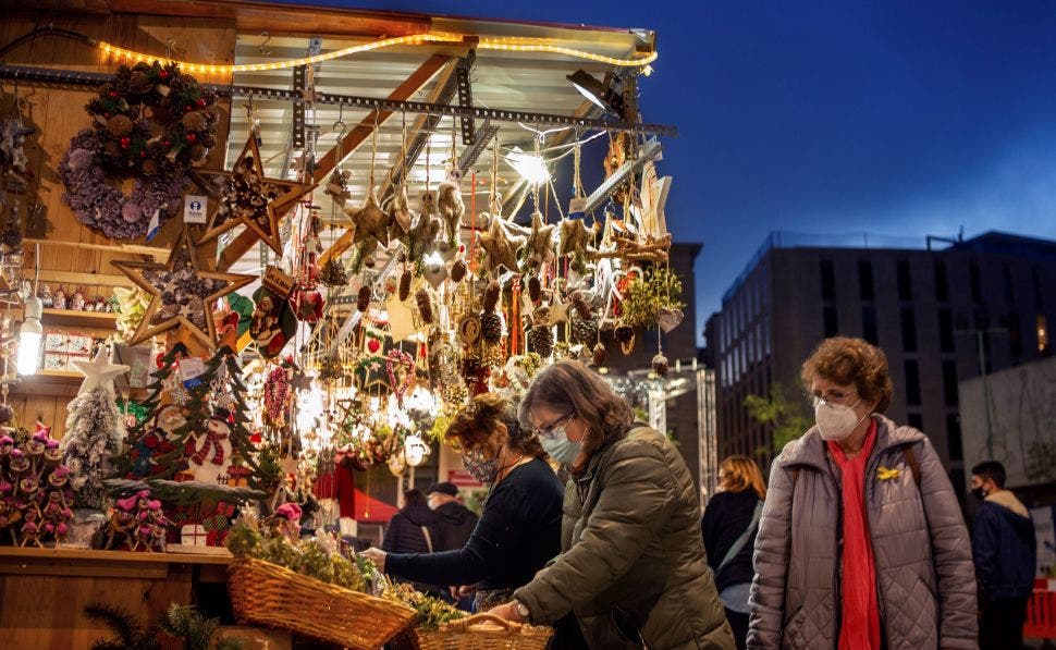 La OMS pone la alerta en las compras: pide evitar centros comerciales «abarrotados» en Navidad