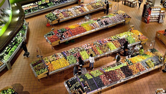 Los mercados esperan que las compras de última hora animen campaña de Navidad