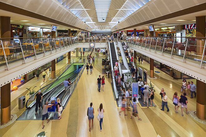 Barnasud ata a Carrefour, Cinesa y MediaMarkt y avanza en su reforma