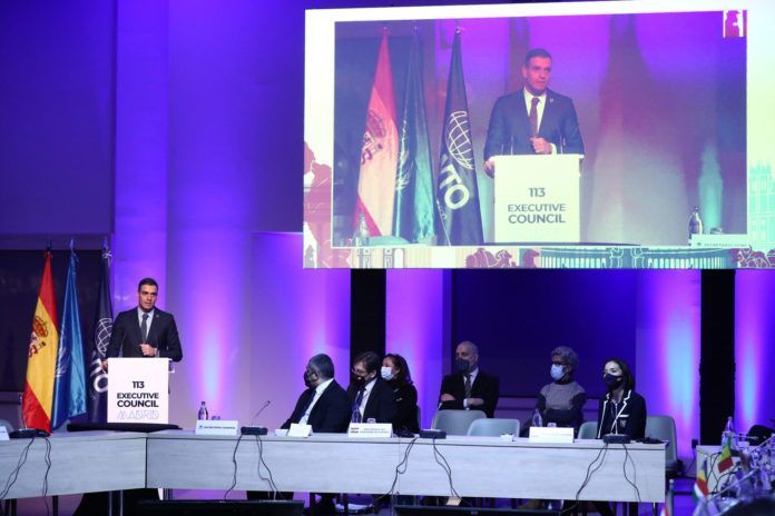 «La recuperación del turismo depende de la vacunación total y masiva»