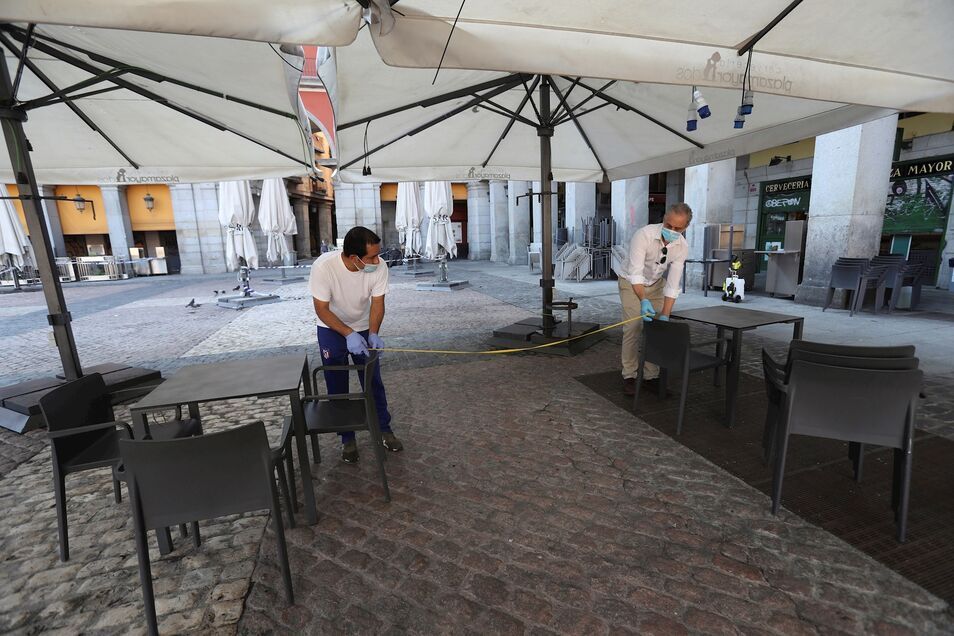 La hostelería se desangra por las restricciones: pierde ya 100.000 bares en España
