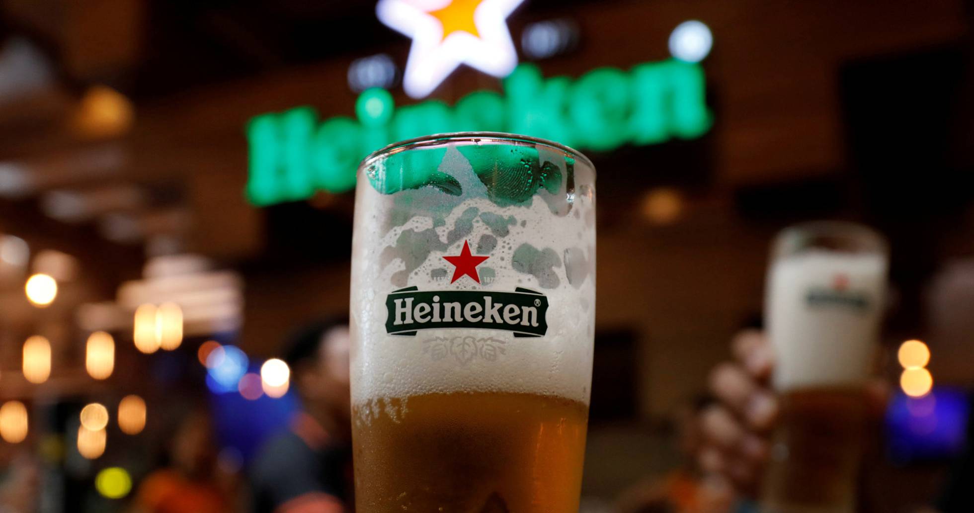 Heineken prepara 8.000 despidos y ya negocia un ERE en España