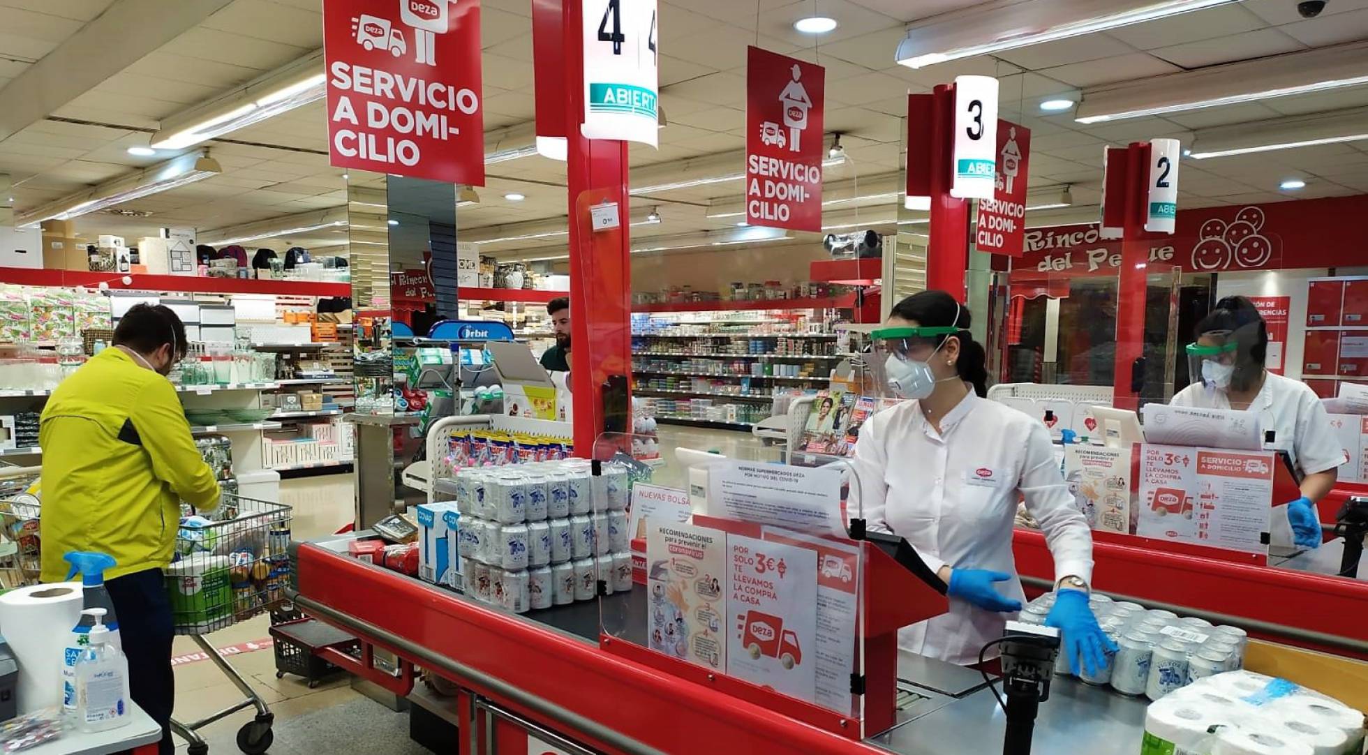 Los supermercados ingresaron 3.100 millones de más en 2020 por la pandemia