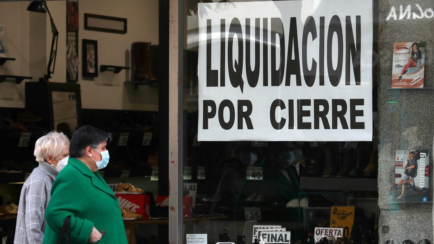 Miles de bares y tiendas tiran la toalla por la pandemia