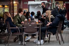 Selección Semanal 6 de Febrero – SITUACION VACUNAS II:_ El virus da tregua a Madrid y Ayuso relaja las medidas en hostelería: 6 personas en terraza