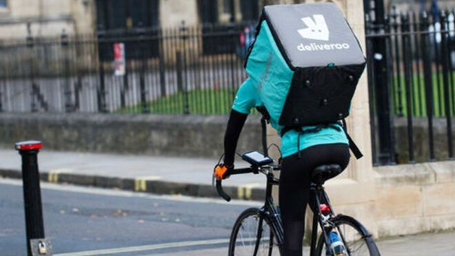 Deliveroo lanza su suscripción Plus para familias y pedidos grupales