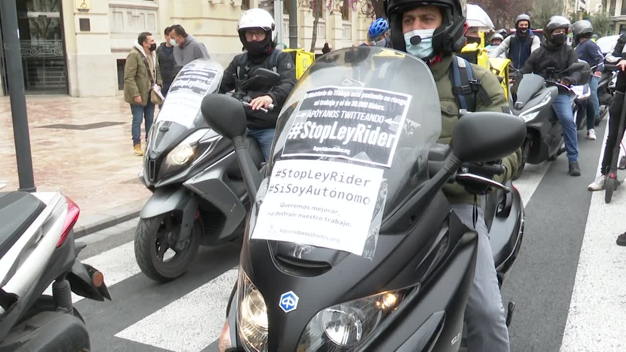 Más de 2.000 repartidores piden que la ‘ley de Rider’ incluya la opción de poder ser autónomo