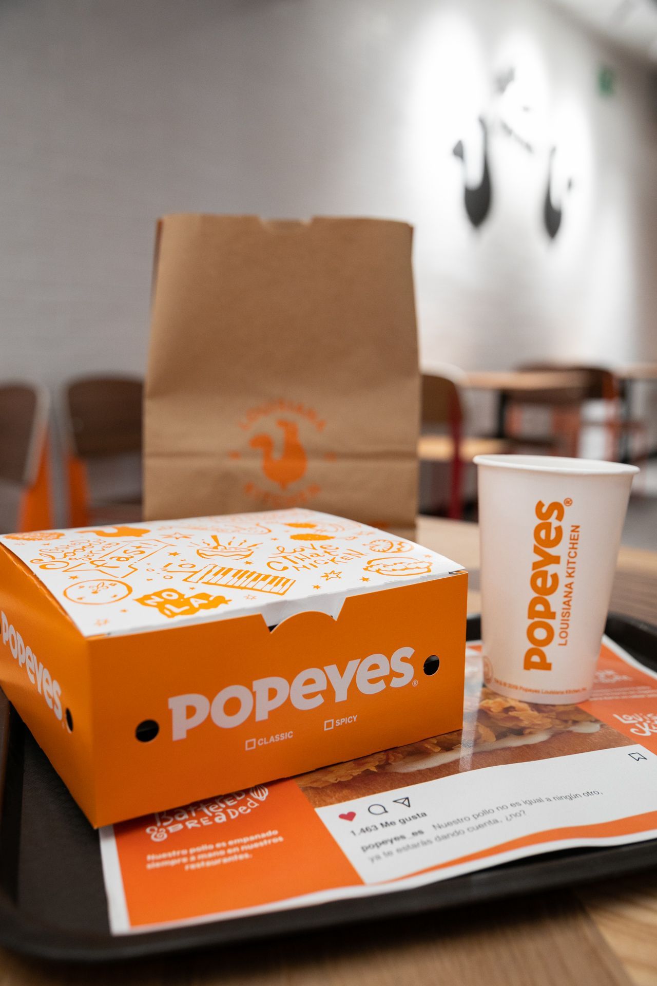 Popeyes quiere ser la primera gran cadena con todo su packaging sostenible