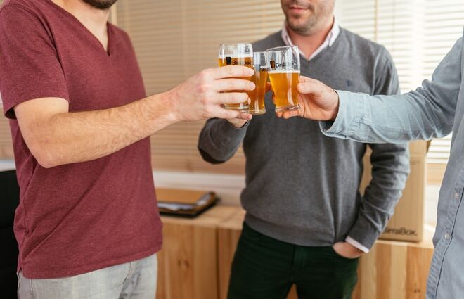 Del bar a casa, así ha cambiado el consumo de cerveza en España