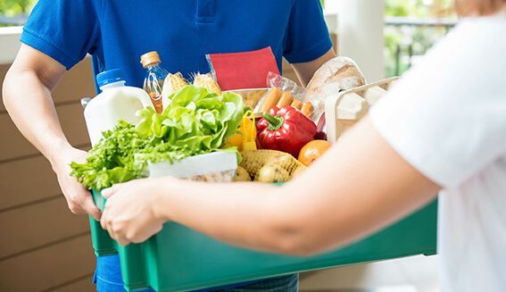 Las cadenas de distribución alimentaria hacen frente al aumento de la demanda online