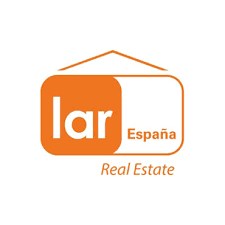 Lar España recorta a la mitad su beneficio hasta marzo por el impacto de la crisis en los centros comerciales