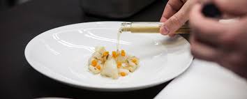 Selección semanal 29 de Mayo – ALTA GASTRONOMIA: Los chefs españoles posicionados entre los mejores del mundo ven síntomas de recuperación.