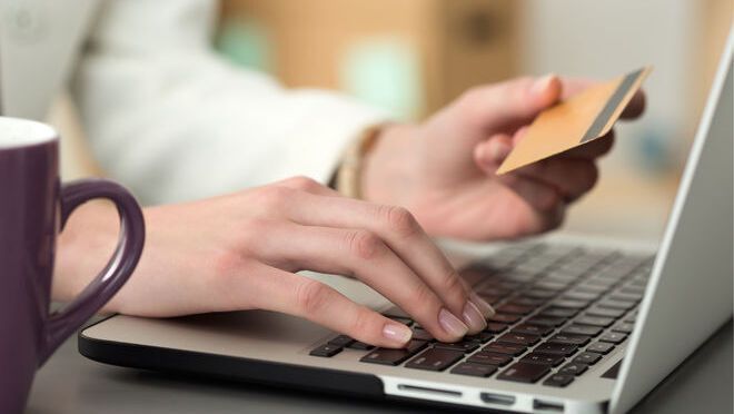 Carrefour desbanca a El Corte Inglés en el gasto online de los españoles