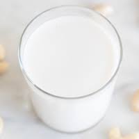 Los supermercados regionales compiten de forma desleal en el precio de la leche