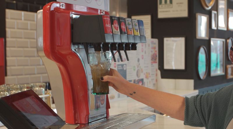Coca-Cola implanta, con Restalia y Aspro, el autoservicio de bebidas