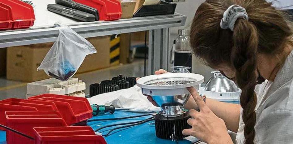 La producción industrial se desacelera por los retrasos en la cadena de suministro