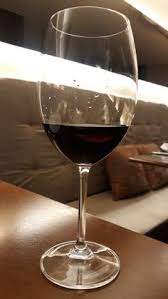 8 beneficios de tomar una copa de vino en las noches