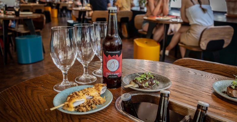 Cervezas la Cibeles y Yakitoro renuevan su colaboración