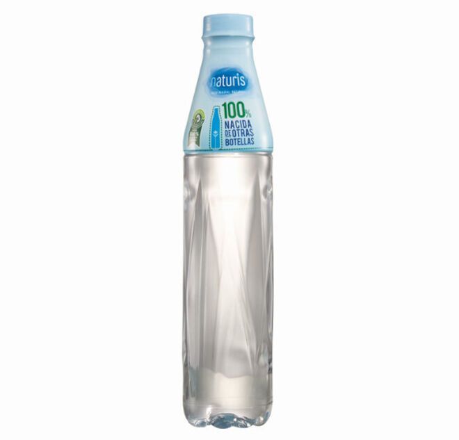Lidl lanza la primera botella de agua de marca propia 100% plástico reciclado