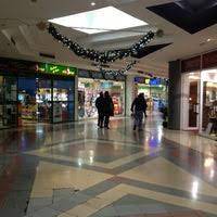Los centros comerciales fían al tirón del cine y la restauración su recuperación en otoño