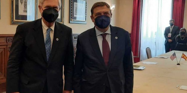 España y EEUU abogan por estrechar la cooperación en materia de investigación e innovación