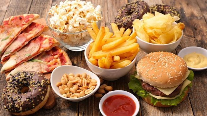 OCU alerta del exceso de alimentos ultraprocesados en la dieta