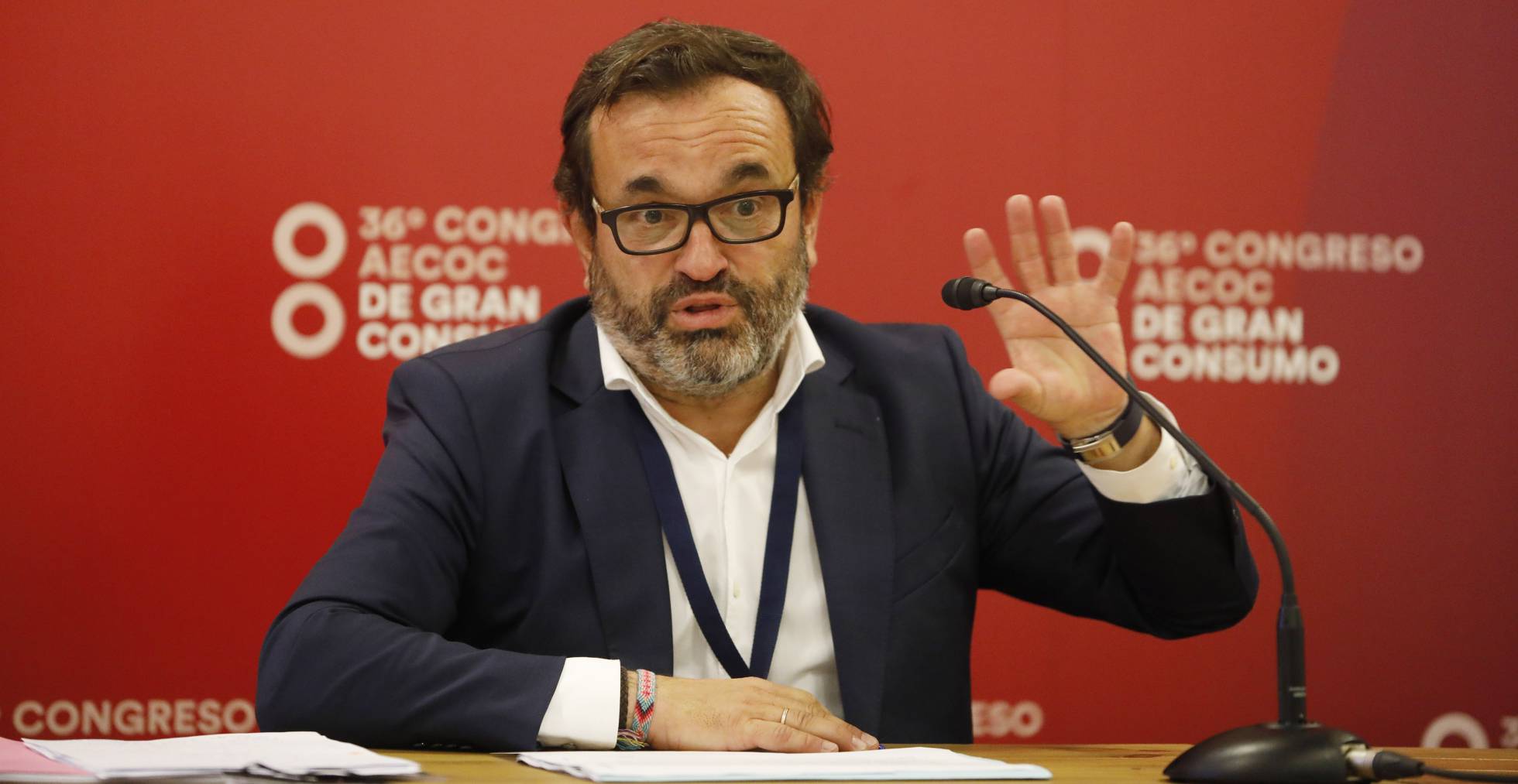 El gran consumo se aferra al ahorro acumulado en la pandemia para salvar el final del año